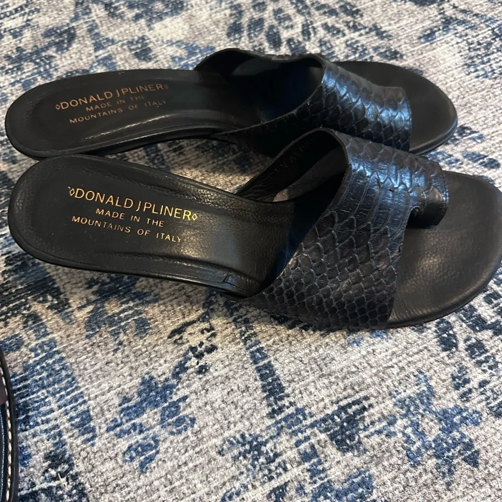 Donald J. Pliner Black Textured Mules - Picture 2 of 3